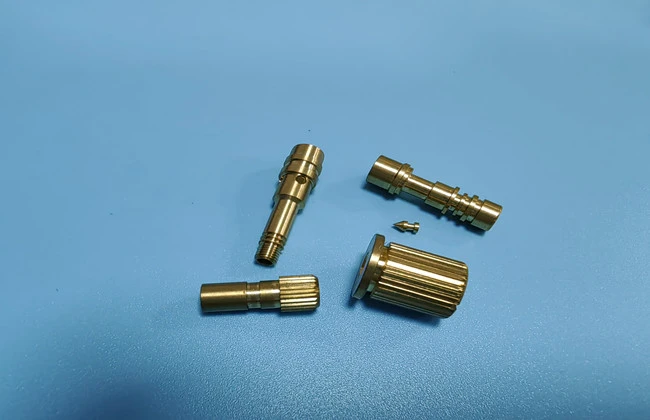 特注ねじ付き締結具