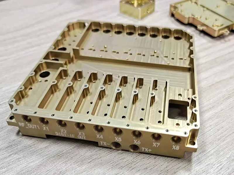 エンジニアのための優れたカスタム電子機器筐体設計ガイド