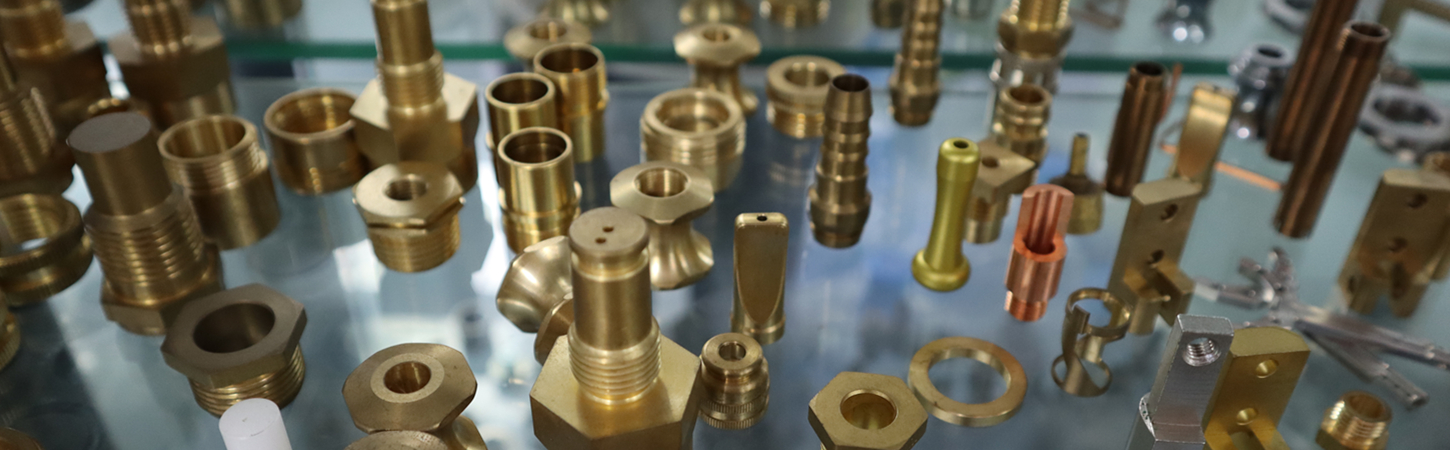 Falcon CNC Swissでの真鍮部品の精密CNC旋盤加工 Falcon CNC Swissが高精度で製造したCNC旋盤加工真鍮部品